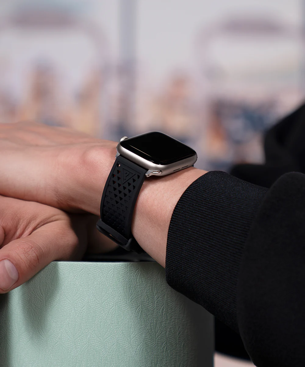 GUESS APPLE BAND (42MM-44MM) - Image 4