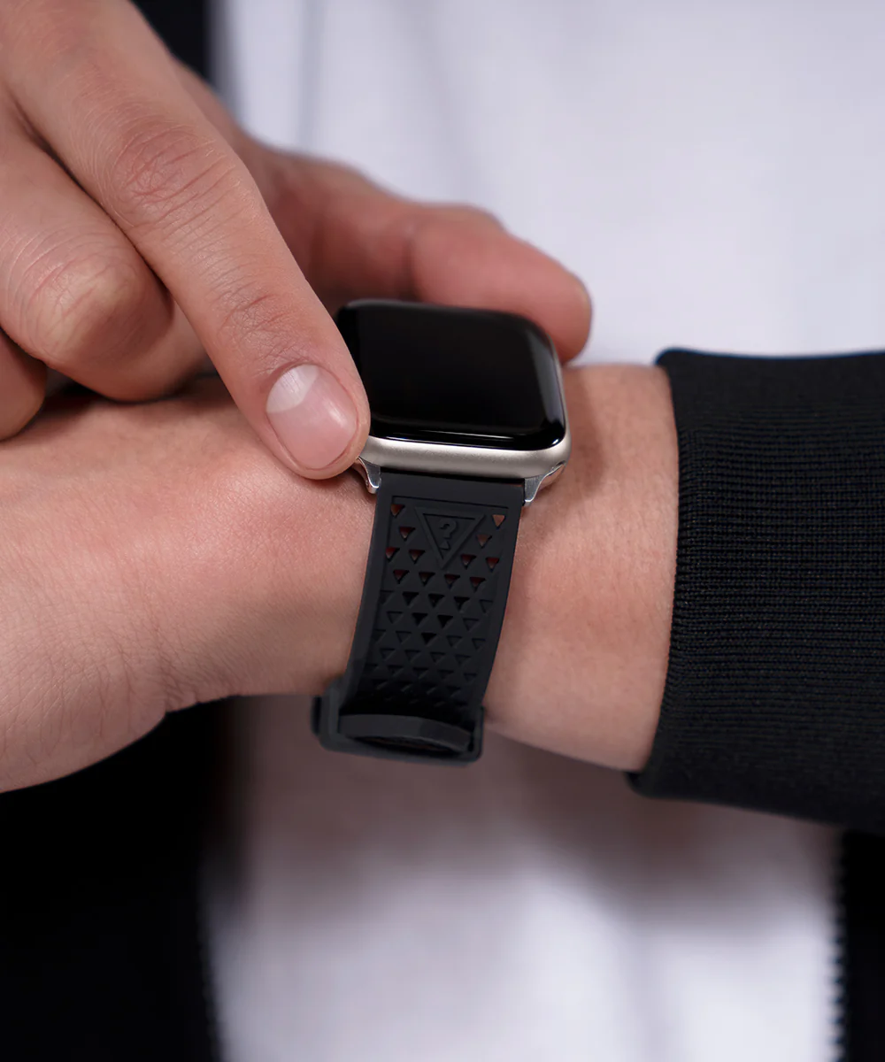 GUESS APPLE BAND (42MM-44MM) - Image 7
