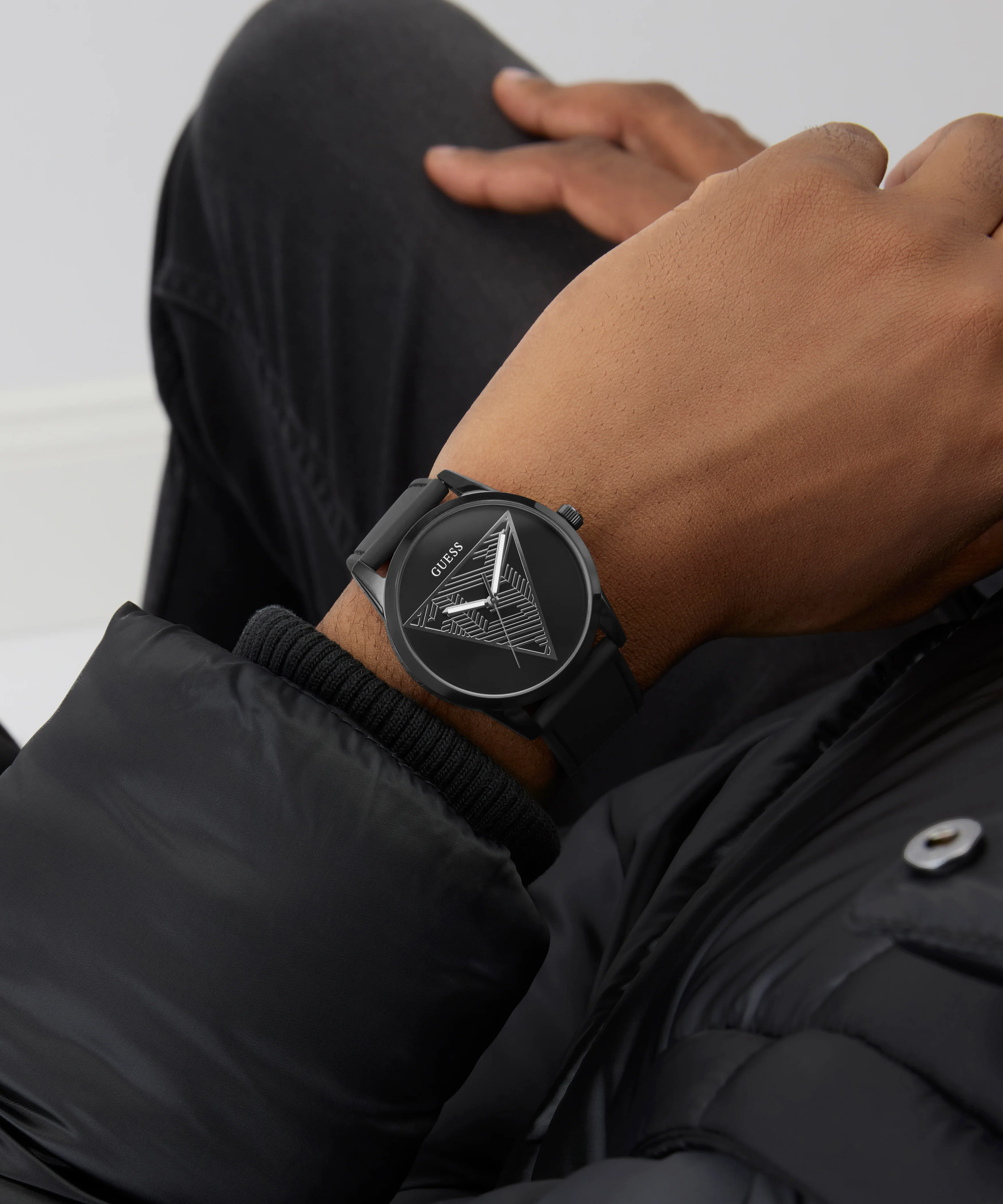 GUESS Mens Black Analog Watch - Image 4