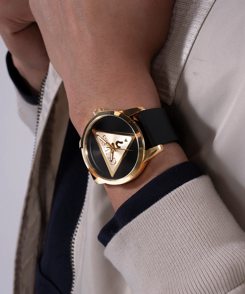 GUESS Mens Black Gold Tone Analog Watch - Image 7