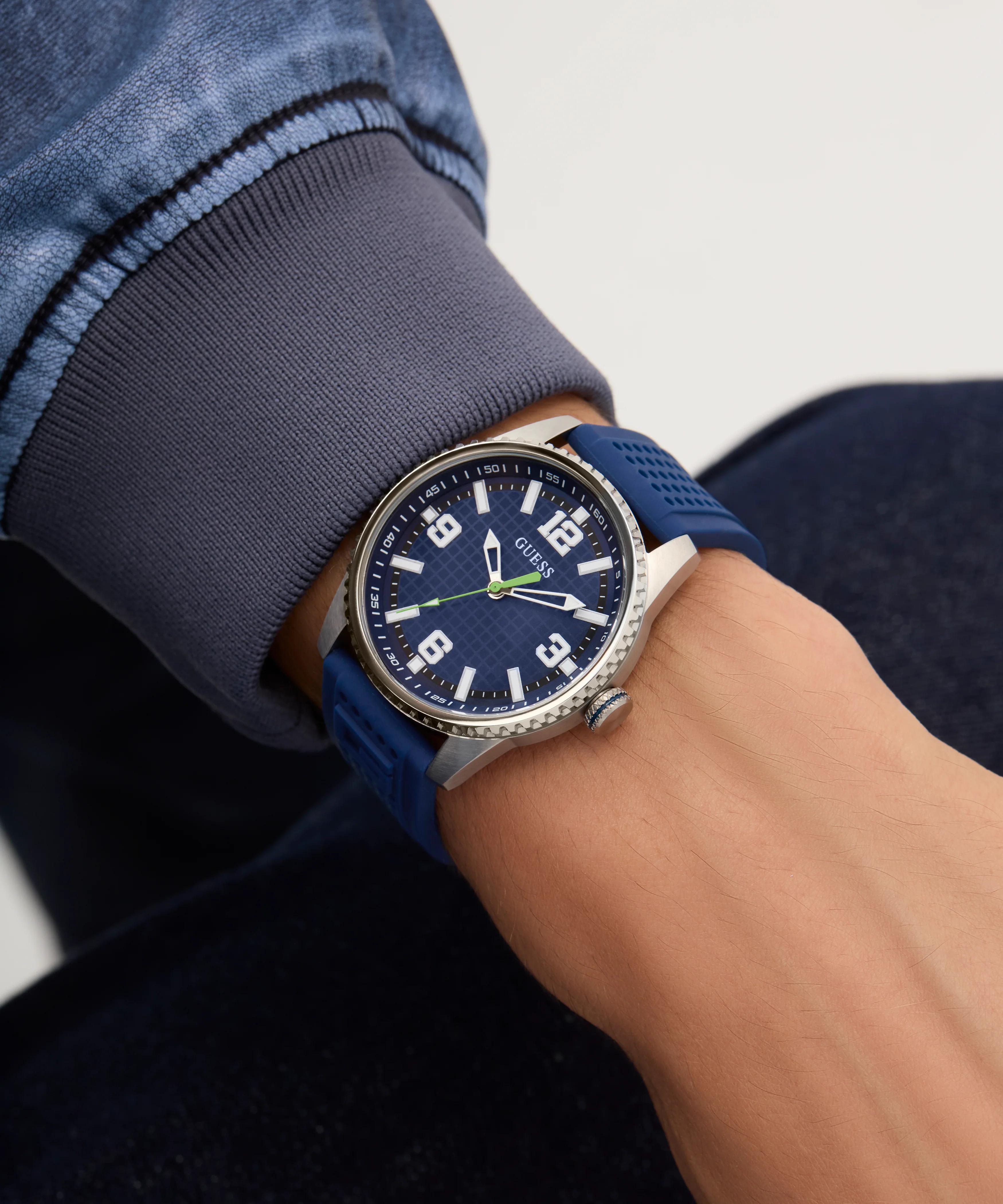 GUESS Mens Blue Silver Tone Analog Watch - Image 5