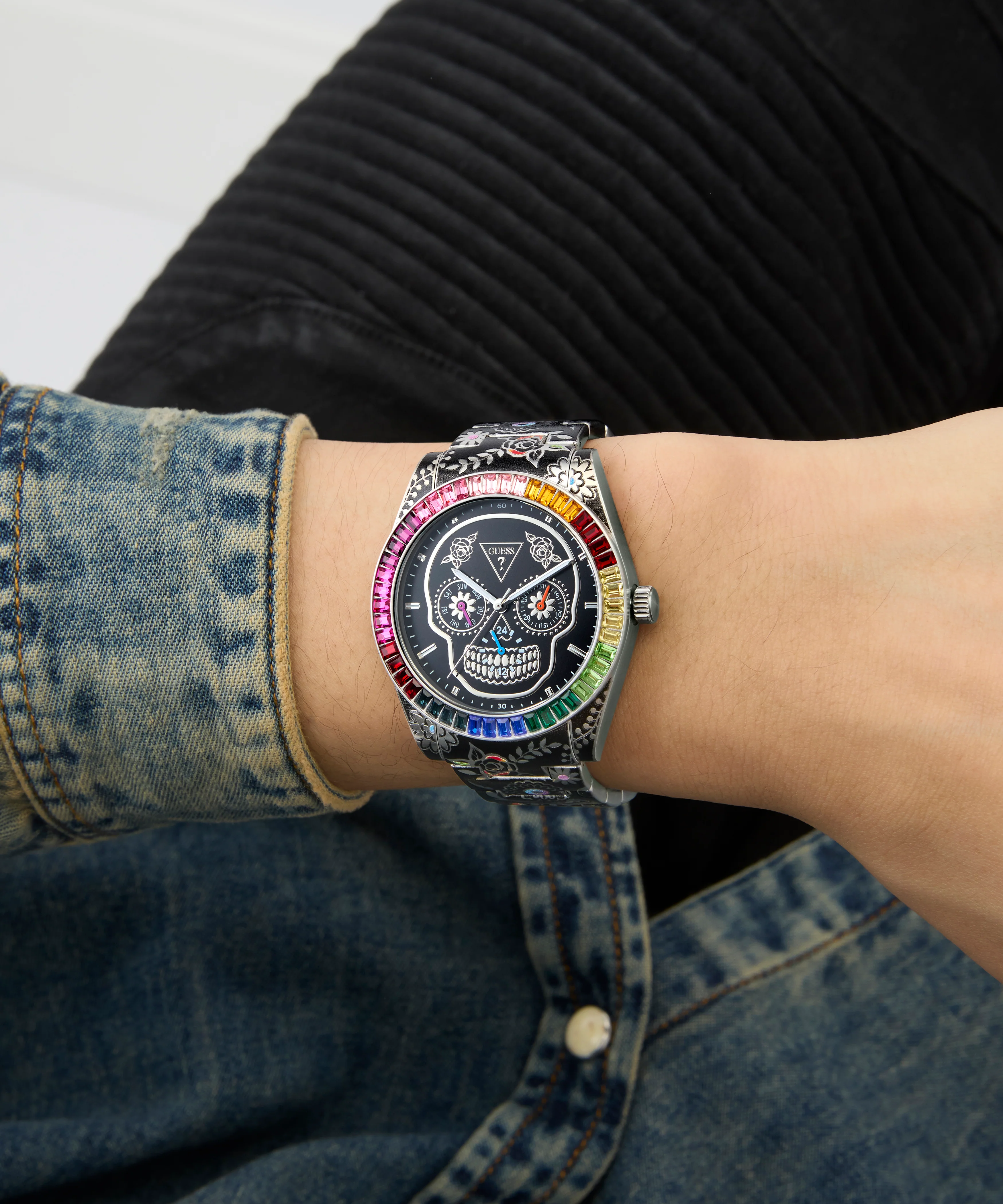 GUESS Mens Day Of The Dead Silver Tone Multi-function Watch - Image 7