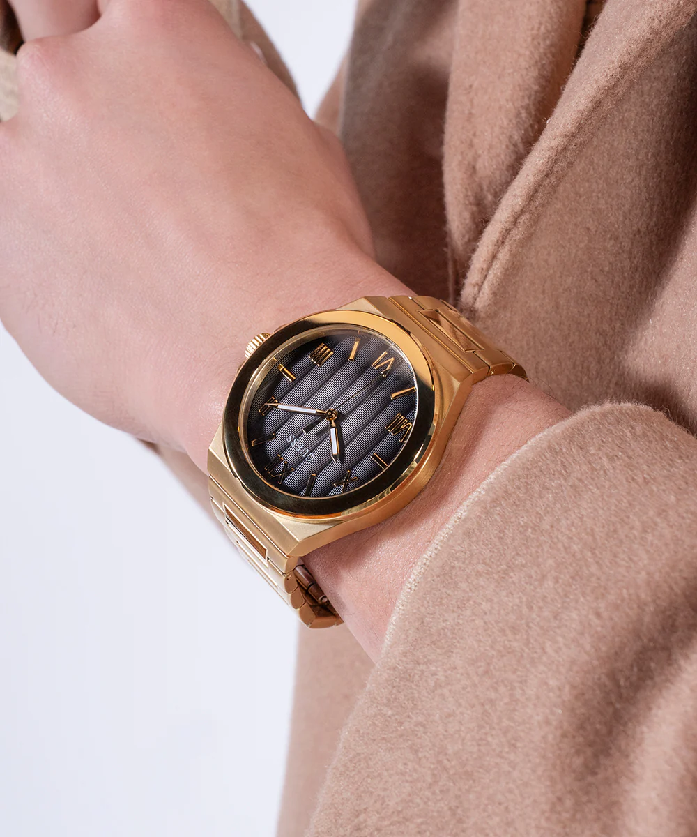GUESS Mens Gold Tone Analog Watch - Image 3