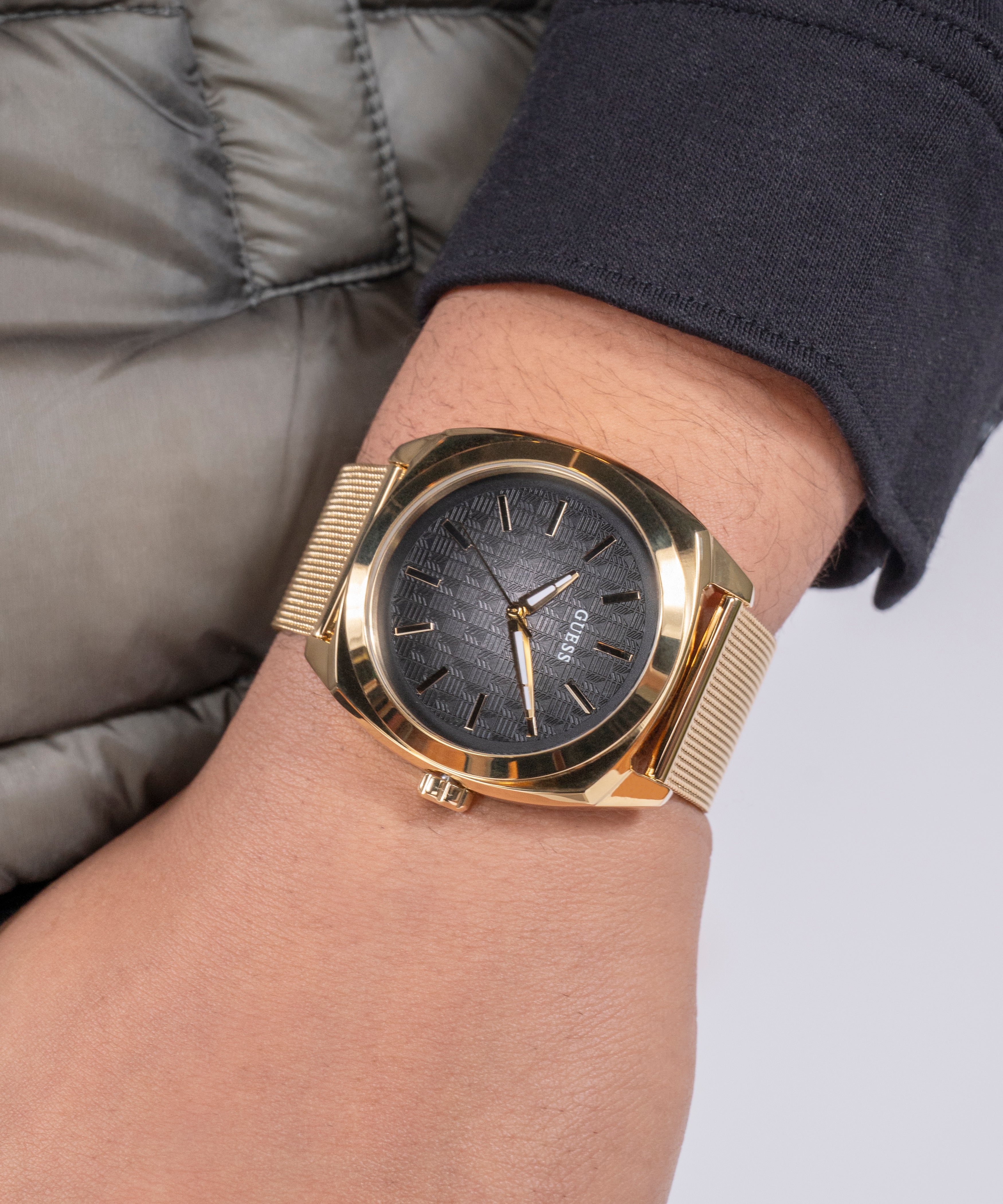 GUESS Mens Gold Tone Analog Watch - Image 6