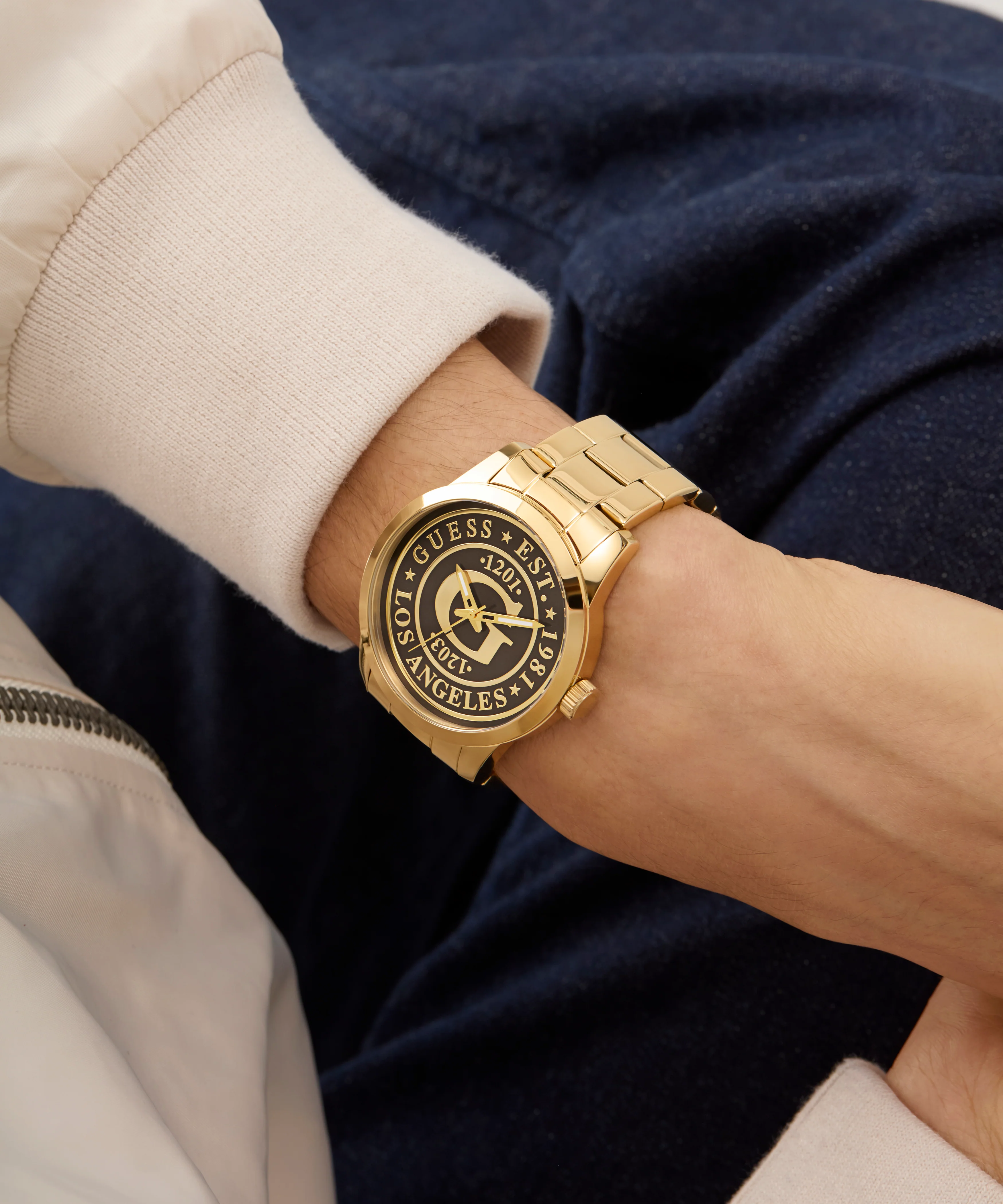 GUESS Mens Gold Tone Analog Watch - Image 6
