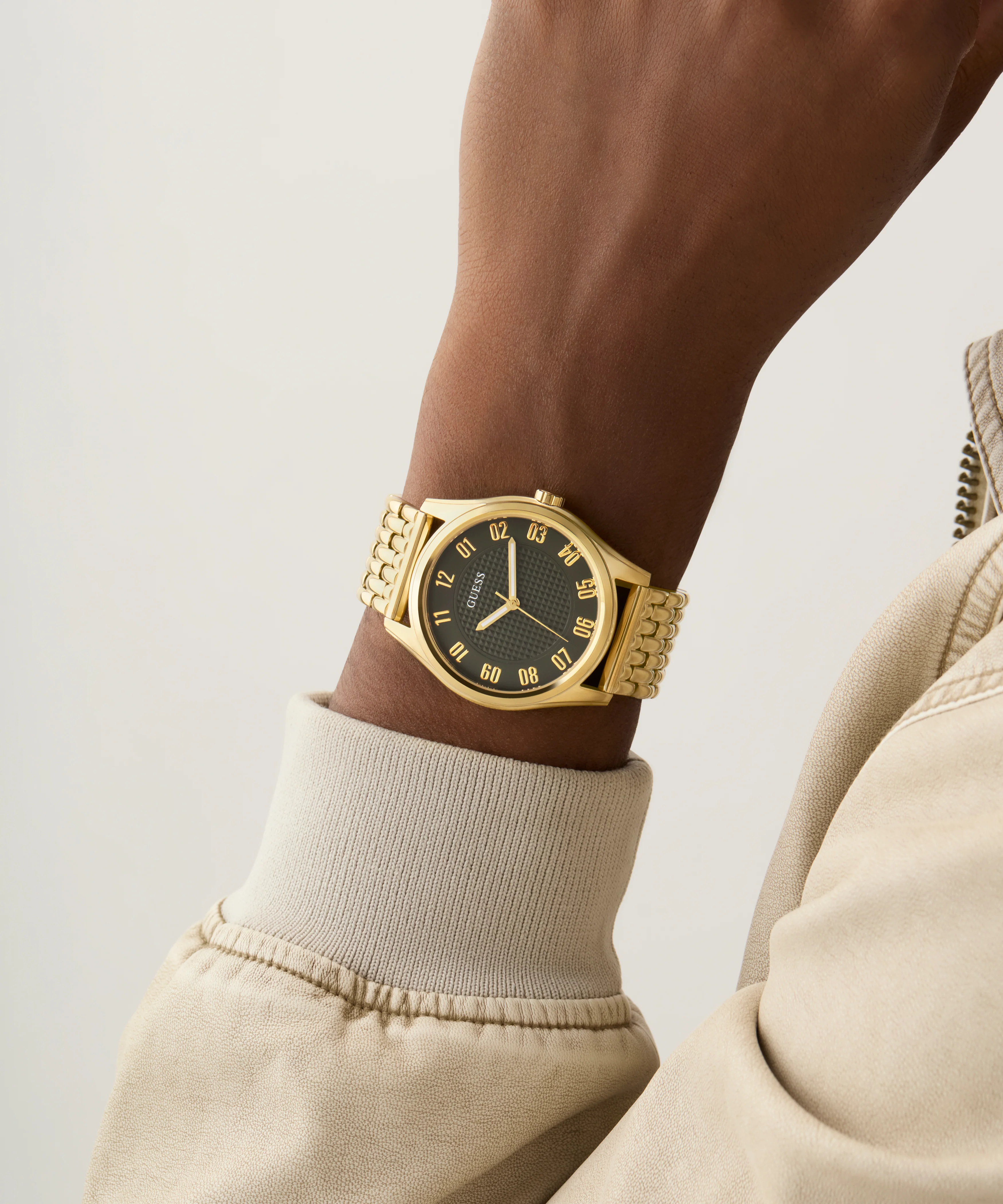GUESS Mens Gold Tone Analog Watch - Image 6