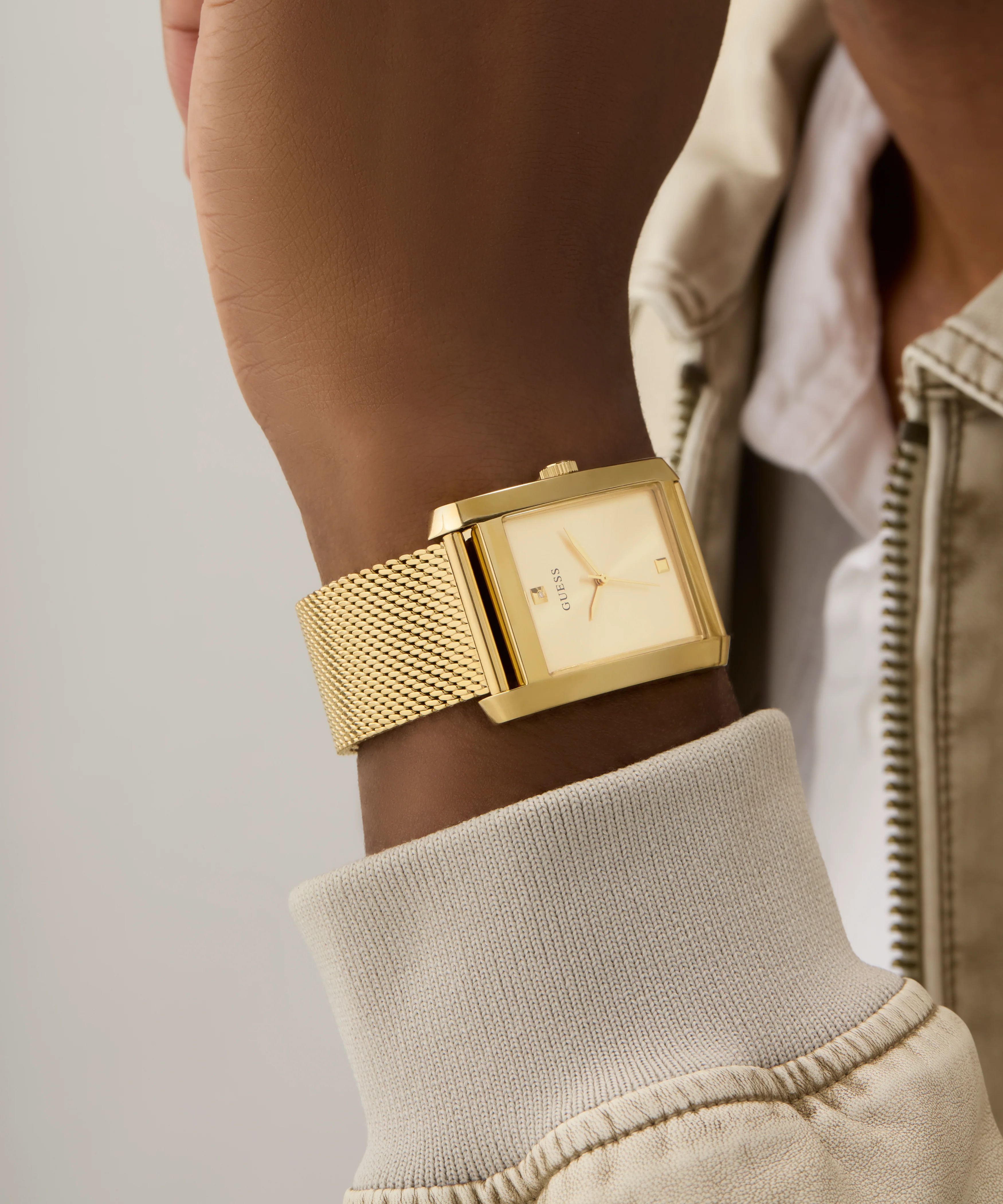 GUESS Mens Gold Tone Analog Watch - Image 3