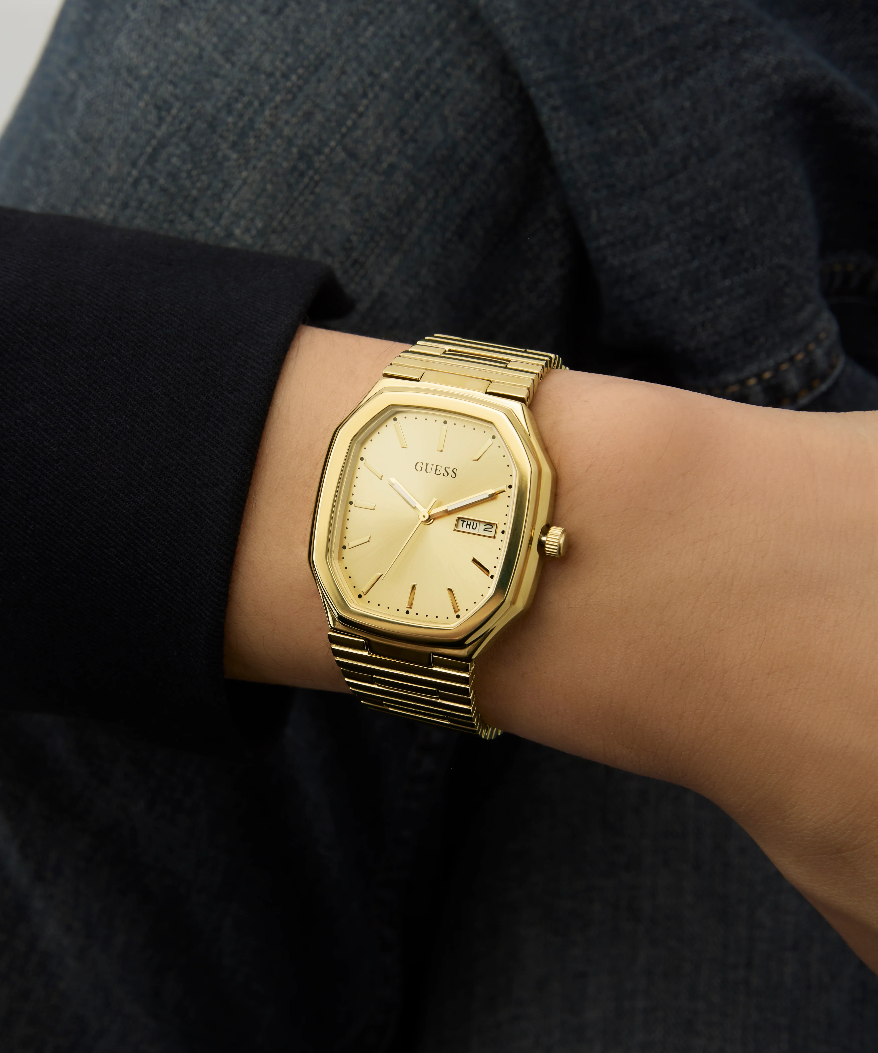 GUESS Mens Gold Tone Date Watch - Image 5