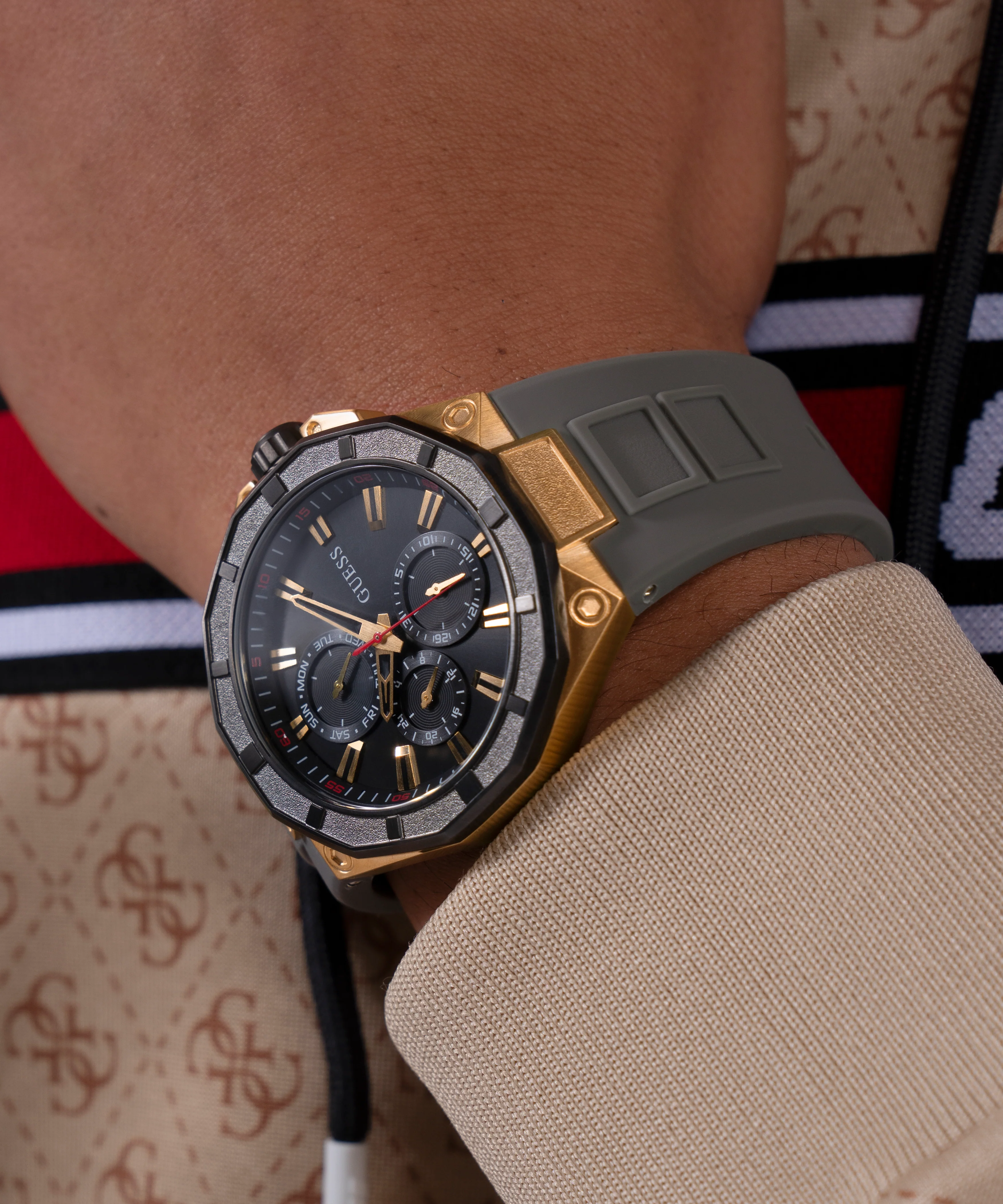 GUESS Mens Gray Gold Tone Multi-function Watch - Image 6