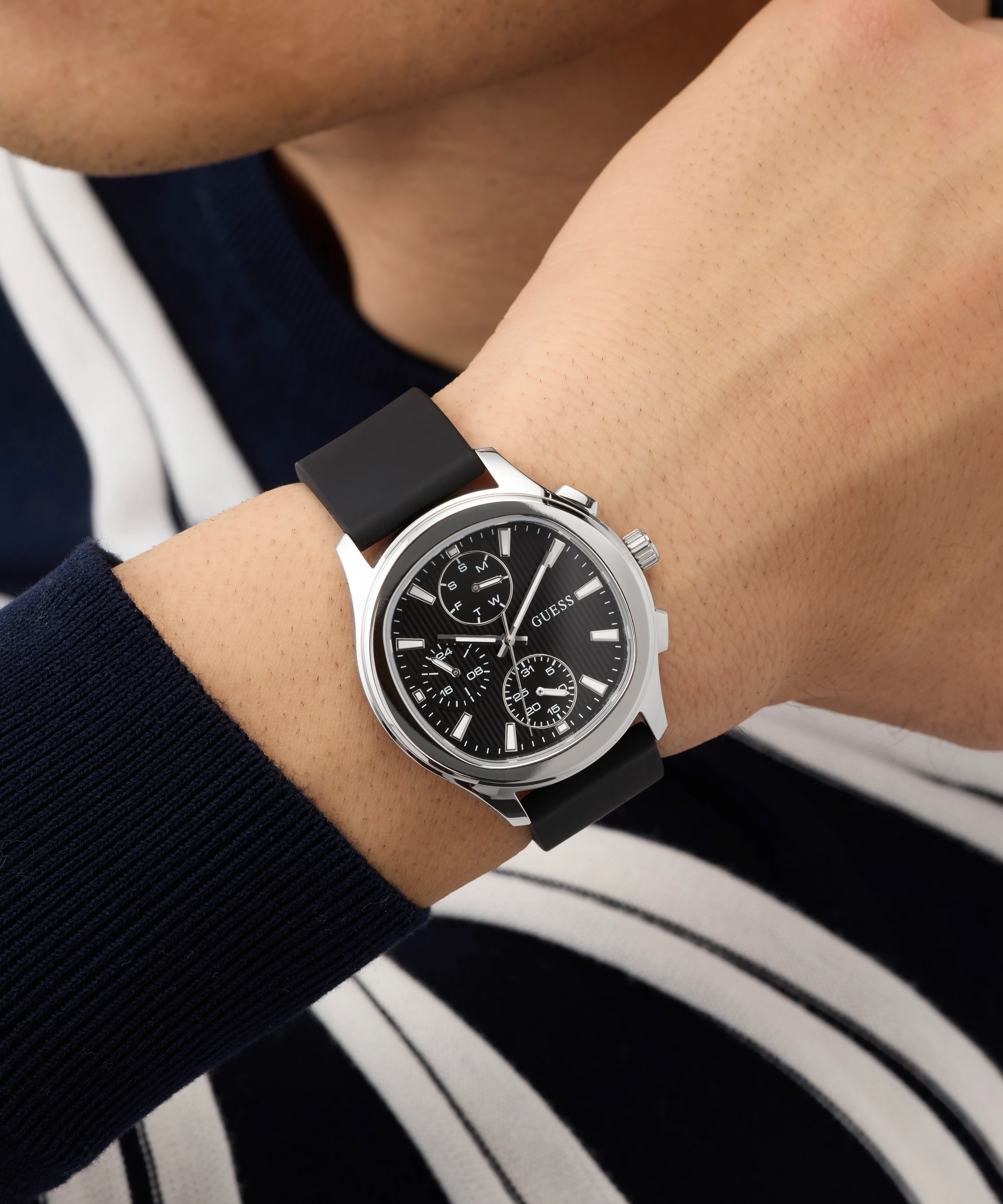 GUESS Mens Palmer Black Silver Tone Analog Watch - Image 6