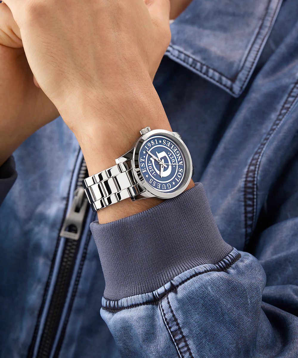 GUESS Mens Silver Tone Analog Watch - Image 5