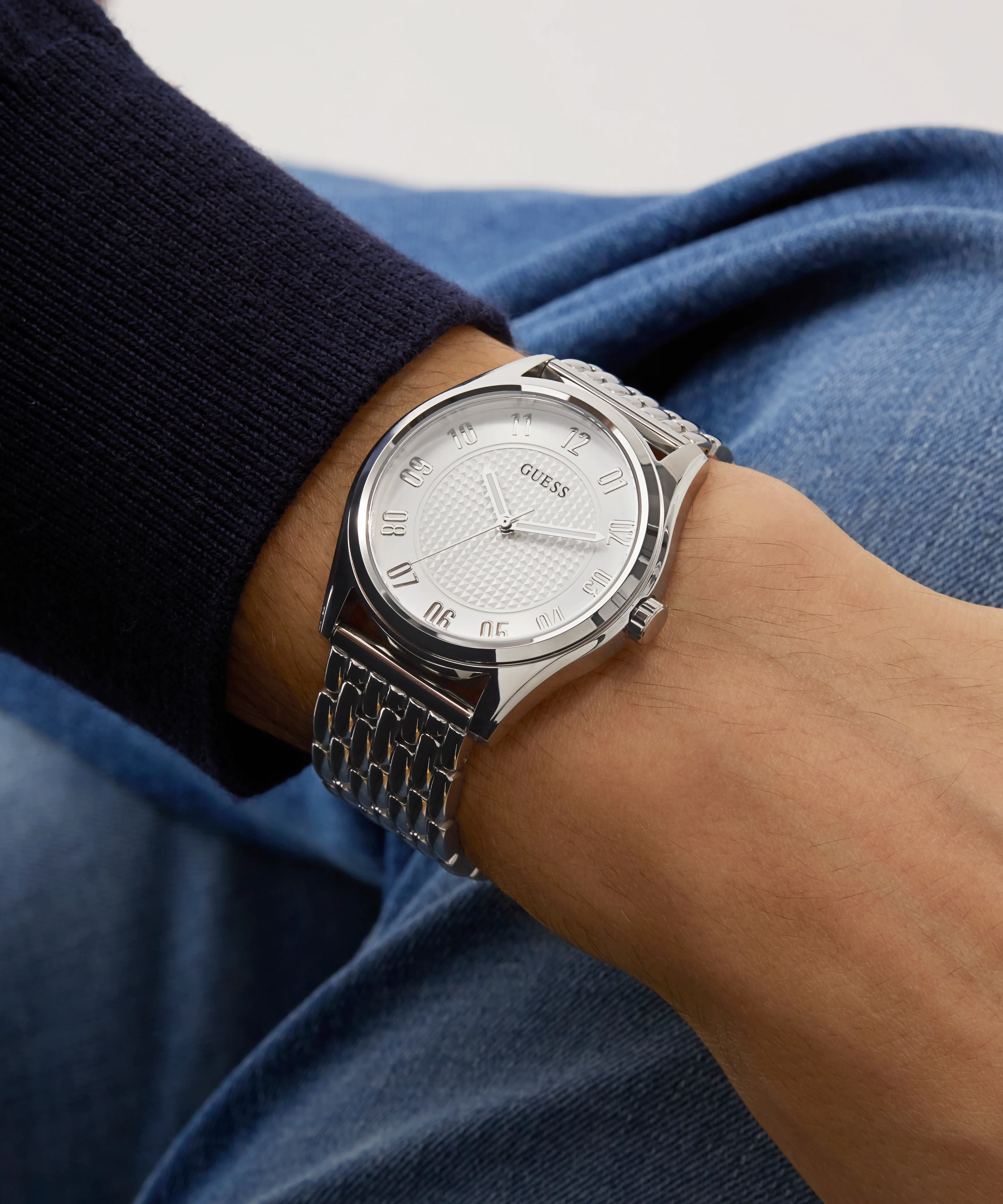 GUESS Mens Silver Tone Analog Watch - Image 6