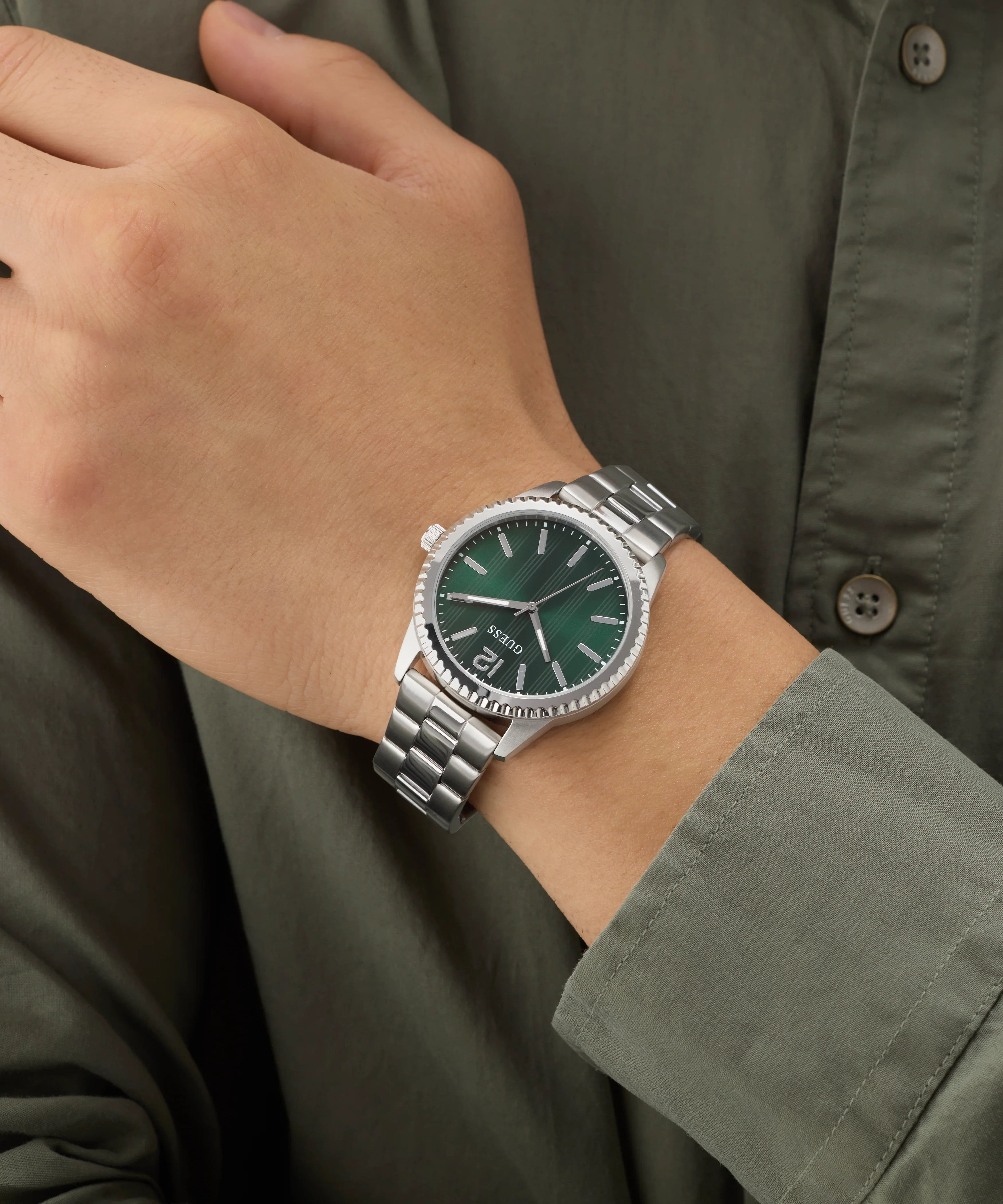 GUESS Mens Silver Tone Analog Watch - Image 3