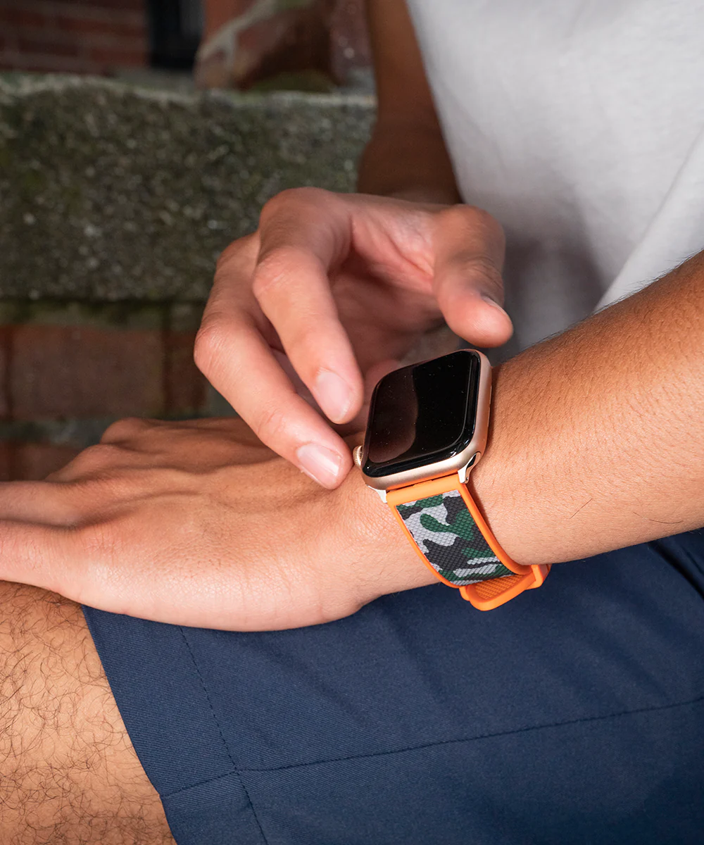 GUESS Silicone FLEX Band for Apple 42-44 mm Watch - Image 5